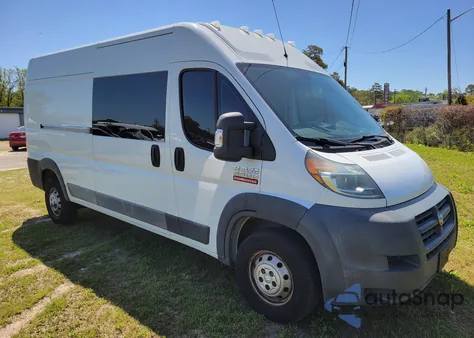 2014 Ram Promaster 2500 High Roof z USA, uszkodzony, nr VIN 3C6TRVDG5EE122155